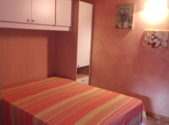 Carla Alojamento de Acomodação e Pequeno-almoço 3*